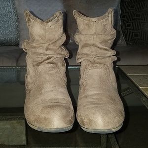 Wild Diva taupe slouchy booties